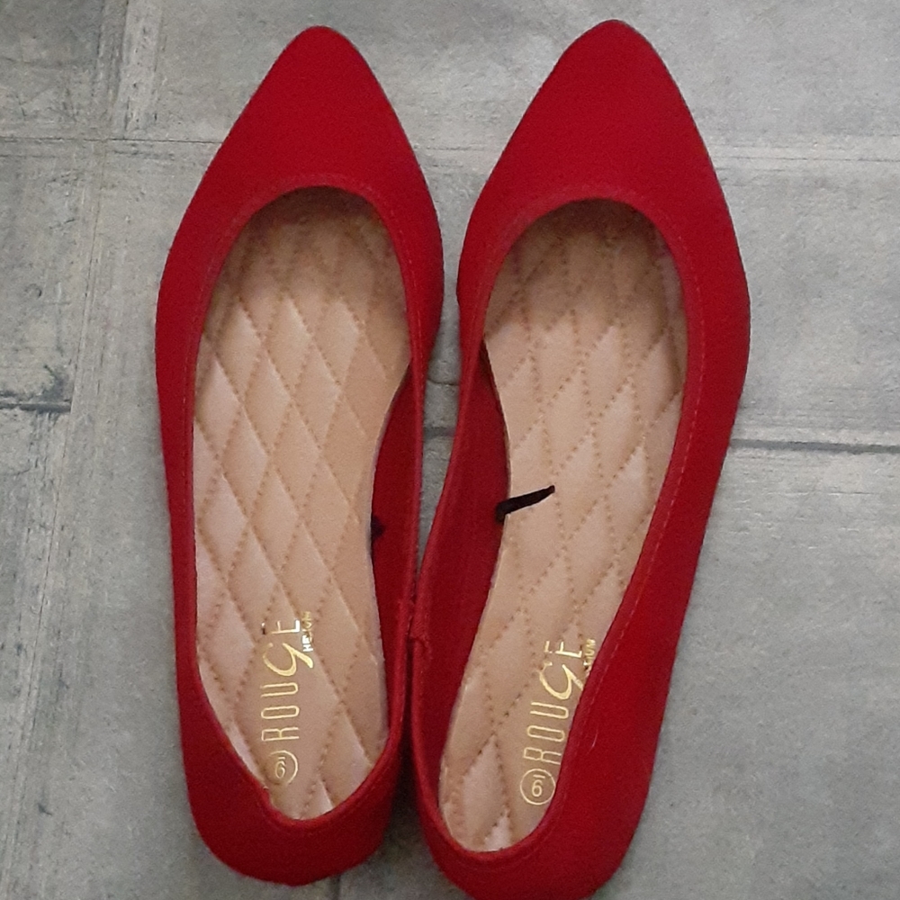 Womens Point toe bright red flats